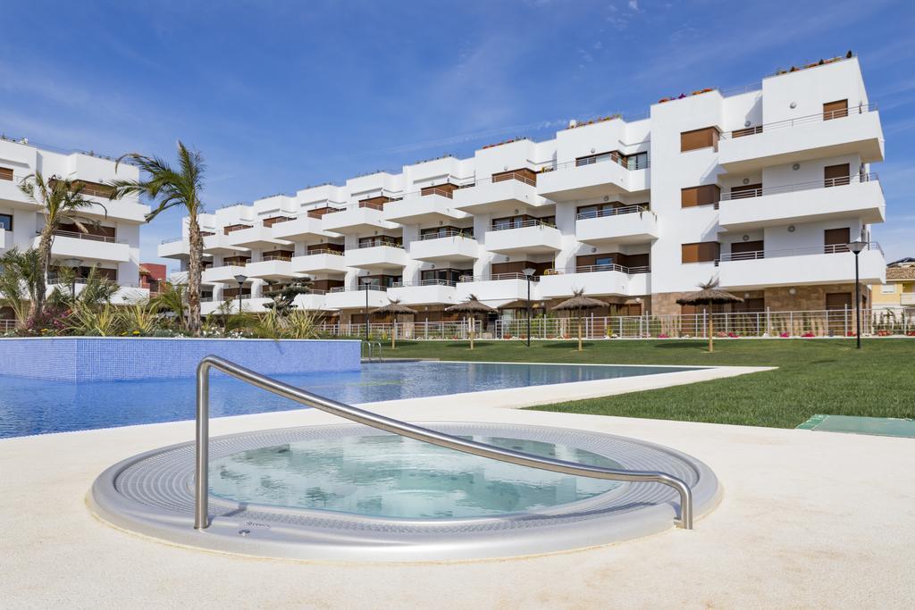 Terrazas De Campoamor By Mar Holidays Orihuela Kültér fotó
